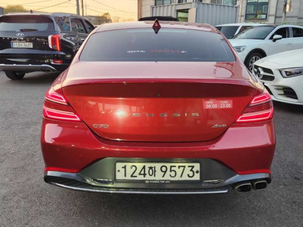 Genesis G70 - Vista 5