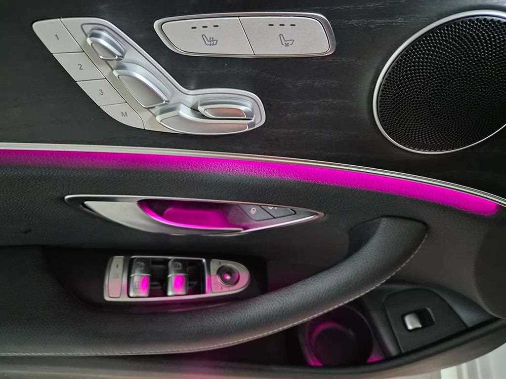 Mercedes Benz E class - Vista 11