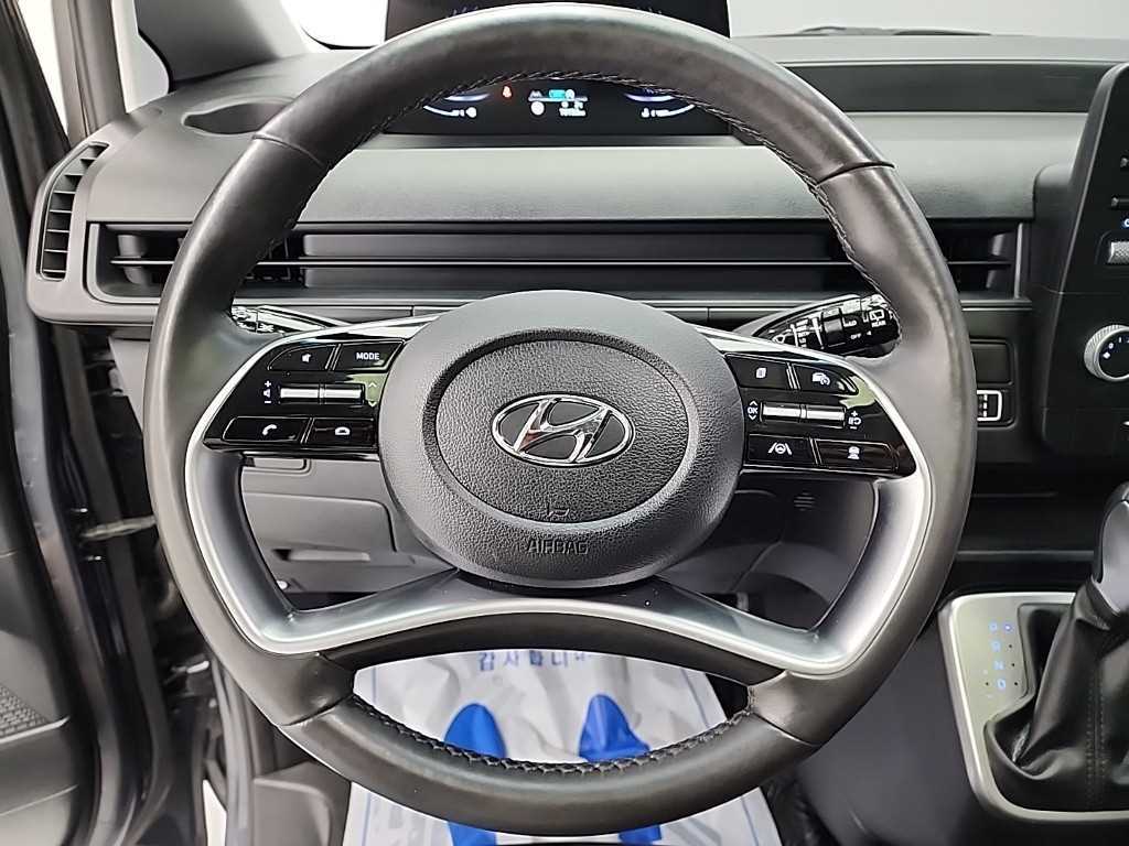 HYUNDAI Staria - Vista 9