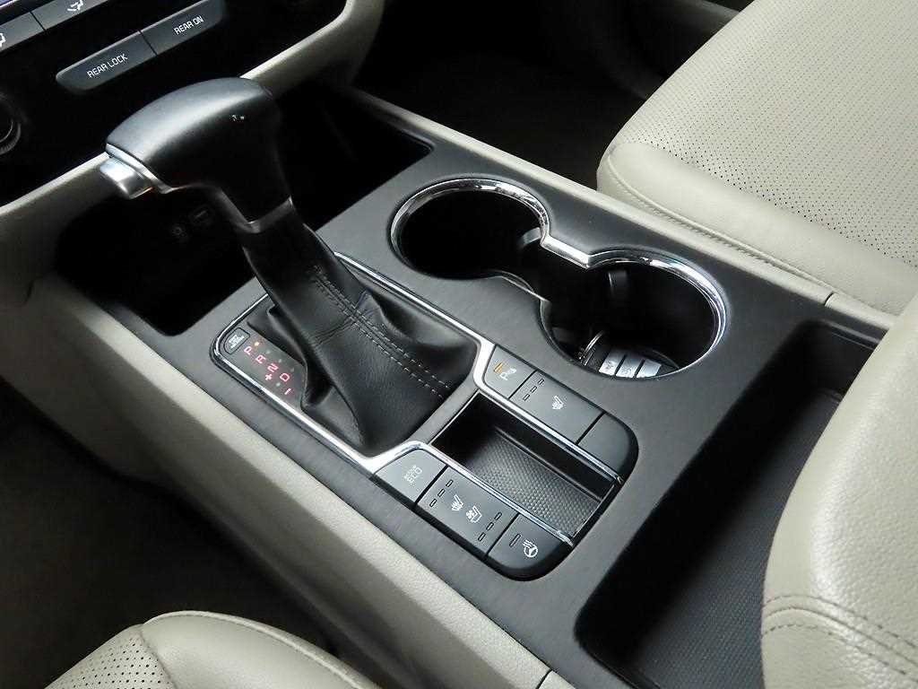 KIA Carnival - Vista 11