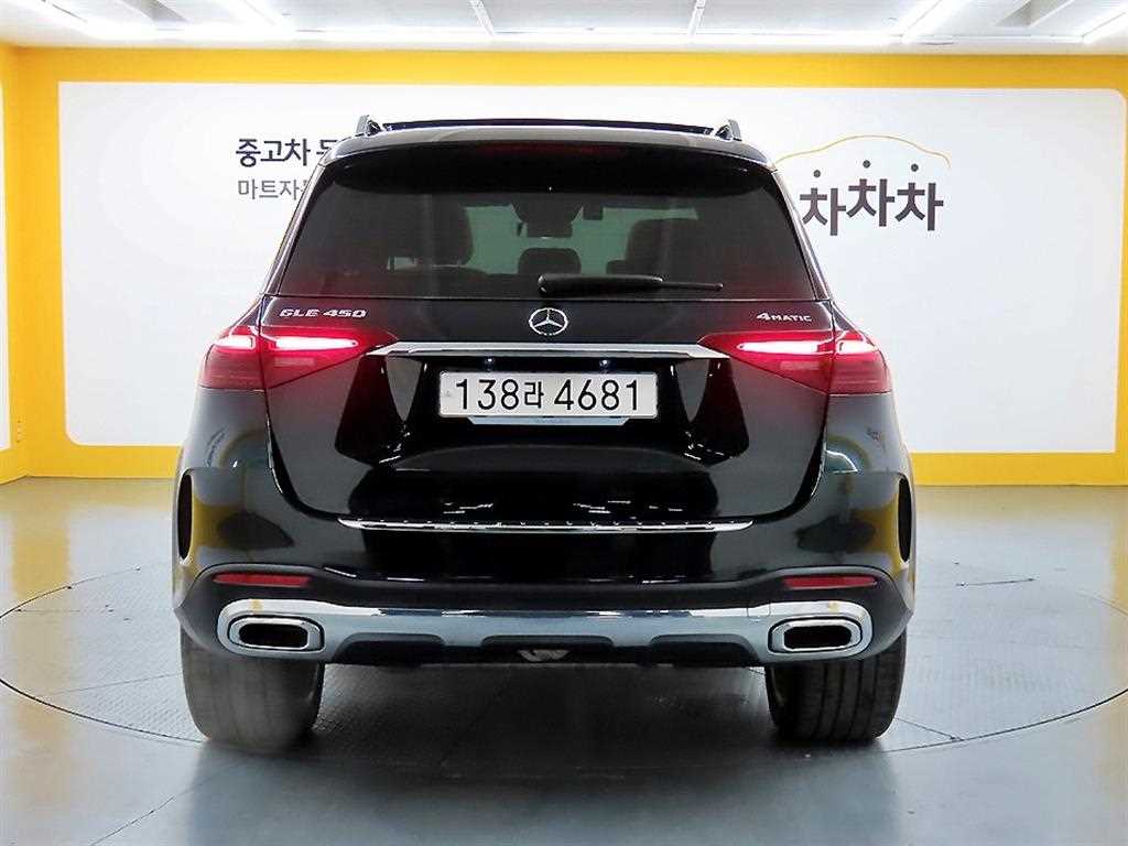 Mercedes Benz GLE Class - Vista 4