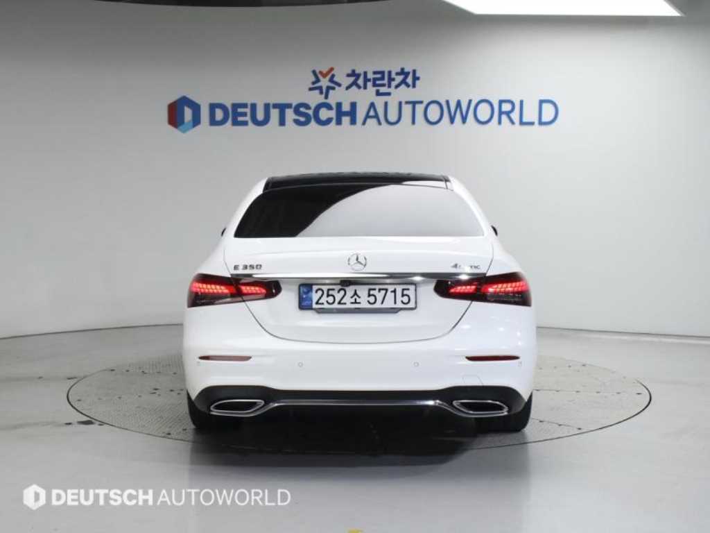 Mercedes Benz E class - Vista 4