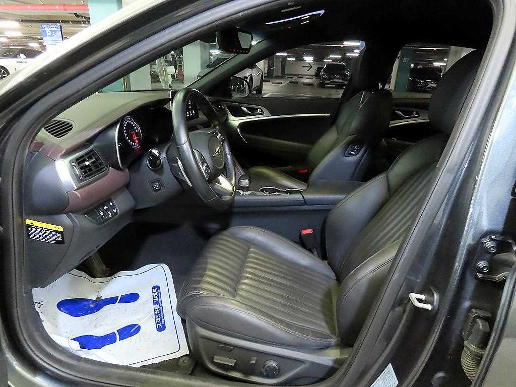 Genesis G70 - Vista 6