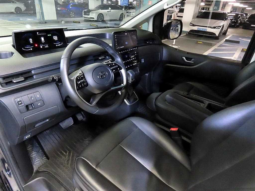 HYUNDAI Staria - Vista 10