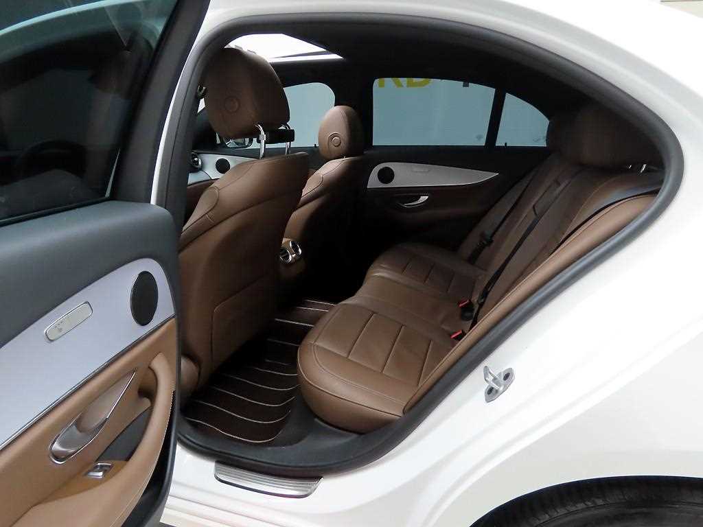 Mercedes Benz E class 2021 Blanco - Importación desde Corea - HF Imports Iquique - Foto 13