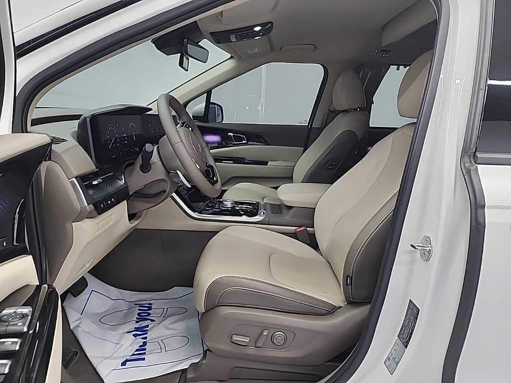 KIA Carnival - Vista 11