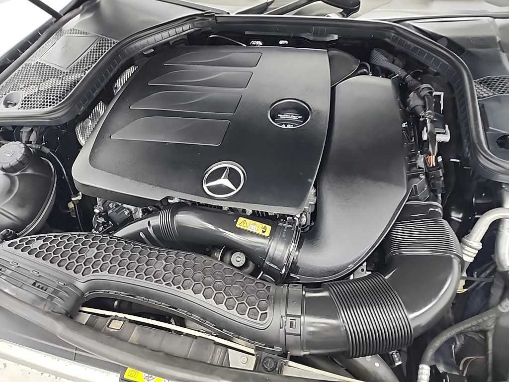 Mercedes Benz C Class - Vista 5