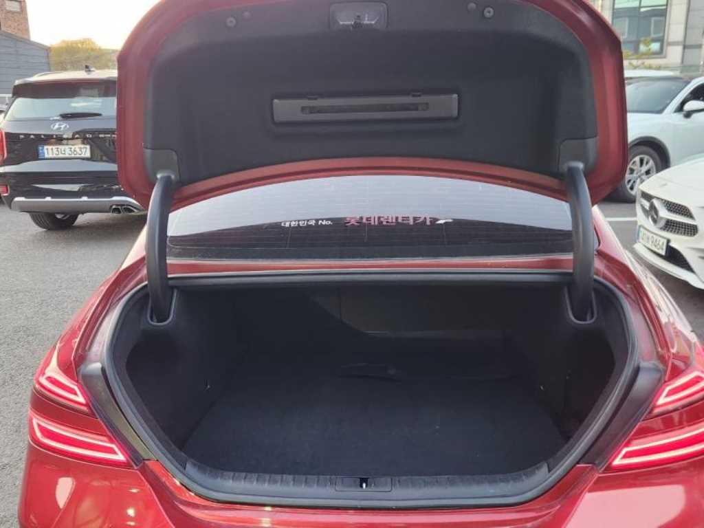 Genesis G70 - Vista 6