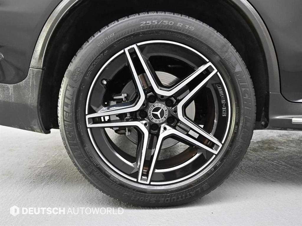 Mercedes Benz GLC Class - Vista 5