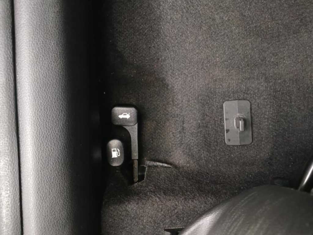 HYUNDAI Avante - Vista 11