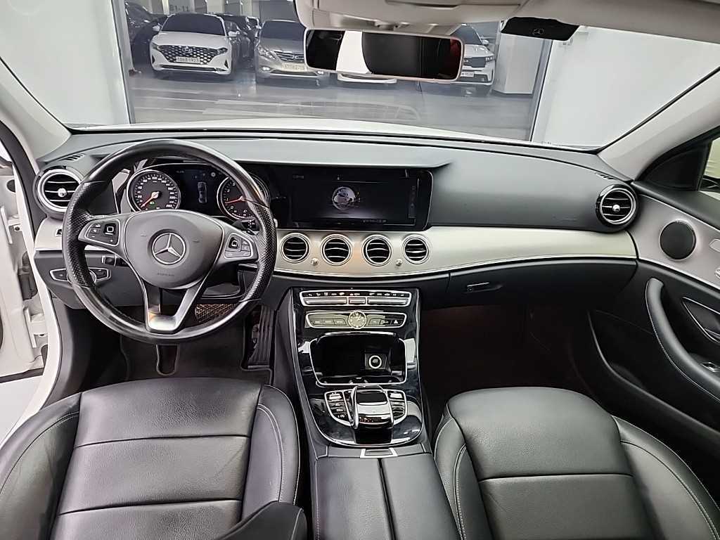 Mercedes Benz E class - Vista 7