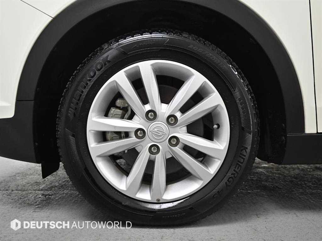 Ssangyong Tivoli - Vista 5