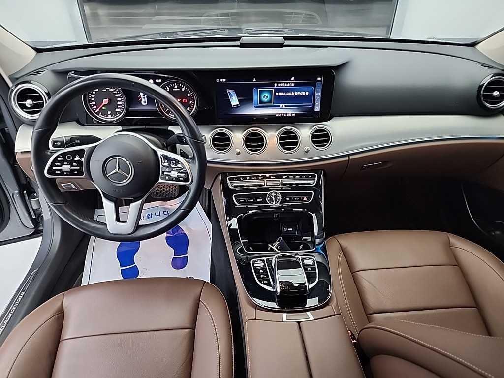 Mercedes Benz E class - Vista 7