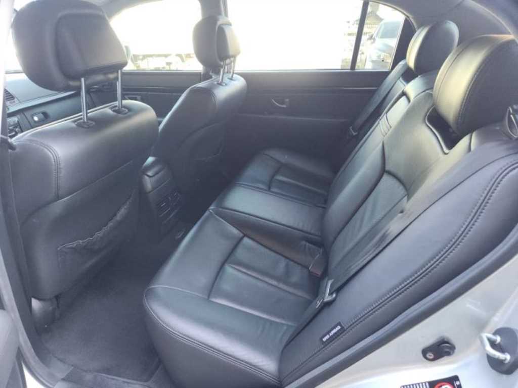 KIA Opirus - Vista 8