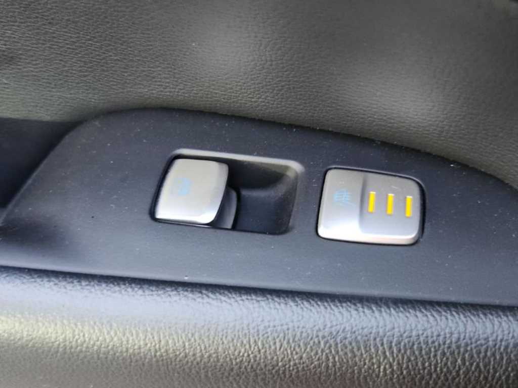 Genesis G70 - Vista 10