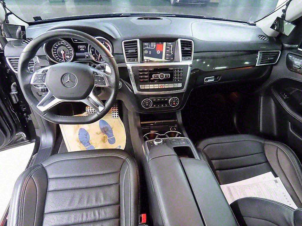 Mercedes Benz M Class - Vista 7