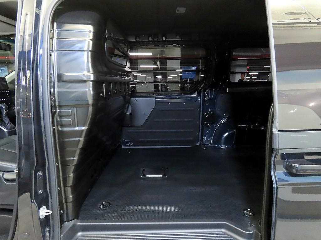 HYUNDAI Staria - Vista 7