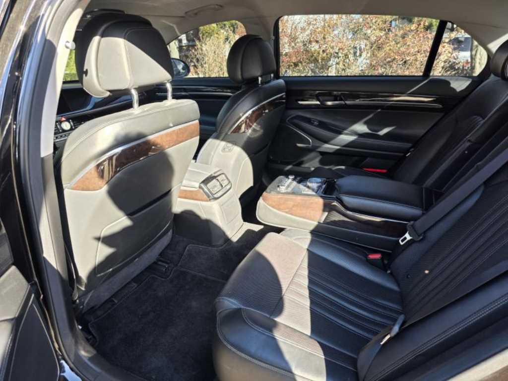 Genesis EQ900 - Vista 7