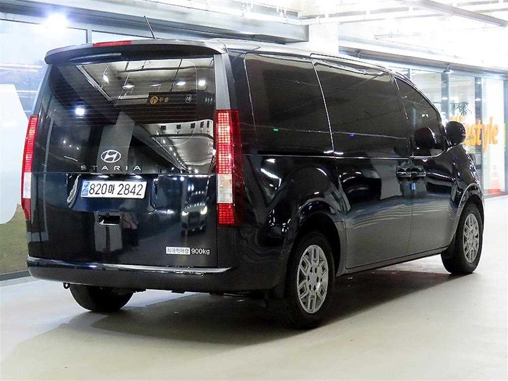 HYUNDAI Staria - Vista 4