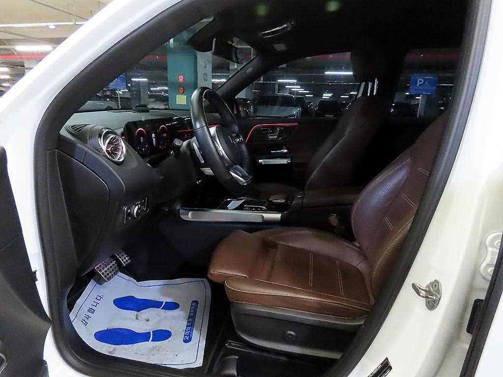 Mercedes Benz GLB Class - Vista 6