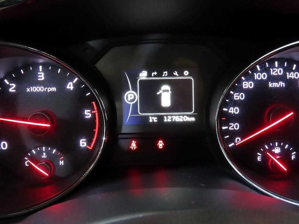 KIA Carnival - Vista 9