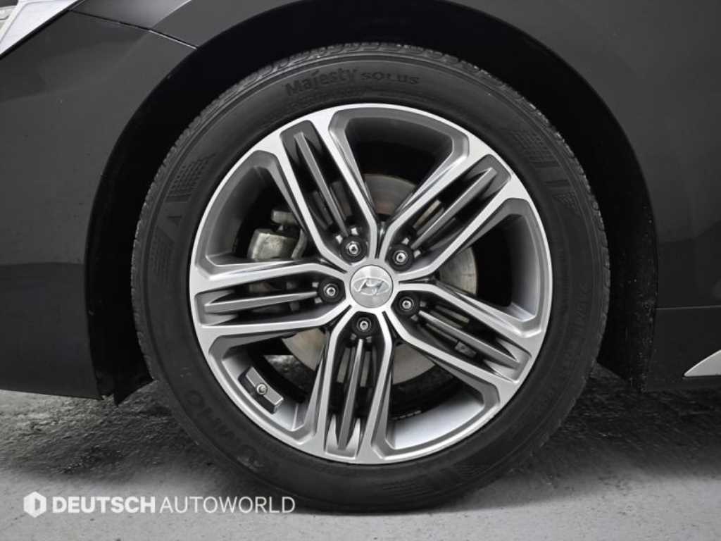 HYUNDAI Grandeur - Vista 5