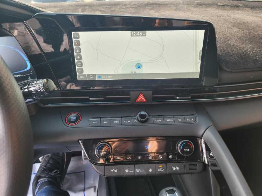 HYUNDAI Avante - Vista 12