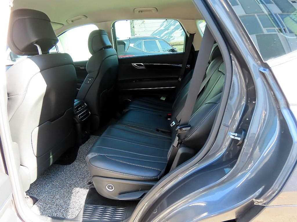 Genesis GV80 - Vista 6