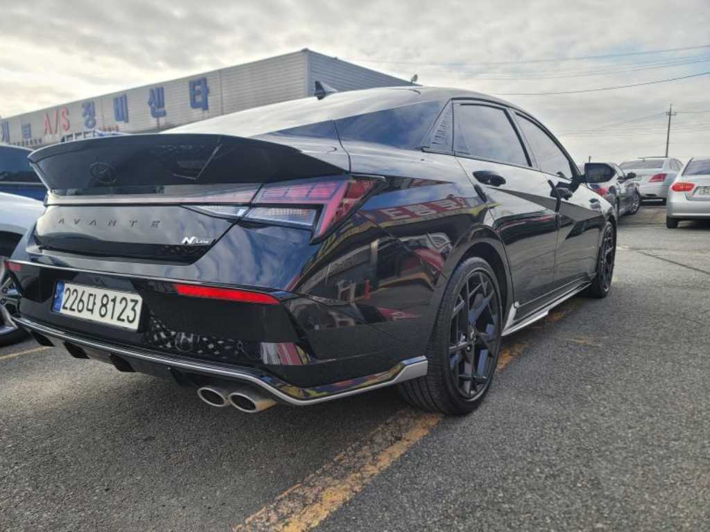 HYUNDAI Avante - Vista 5