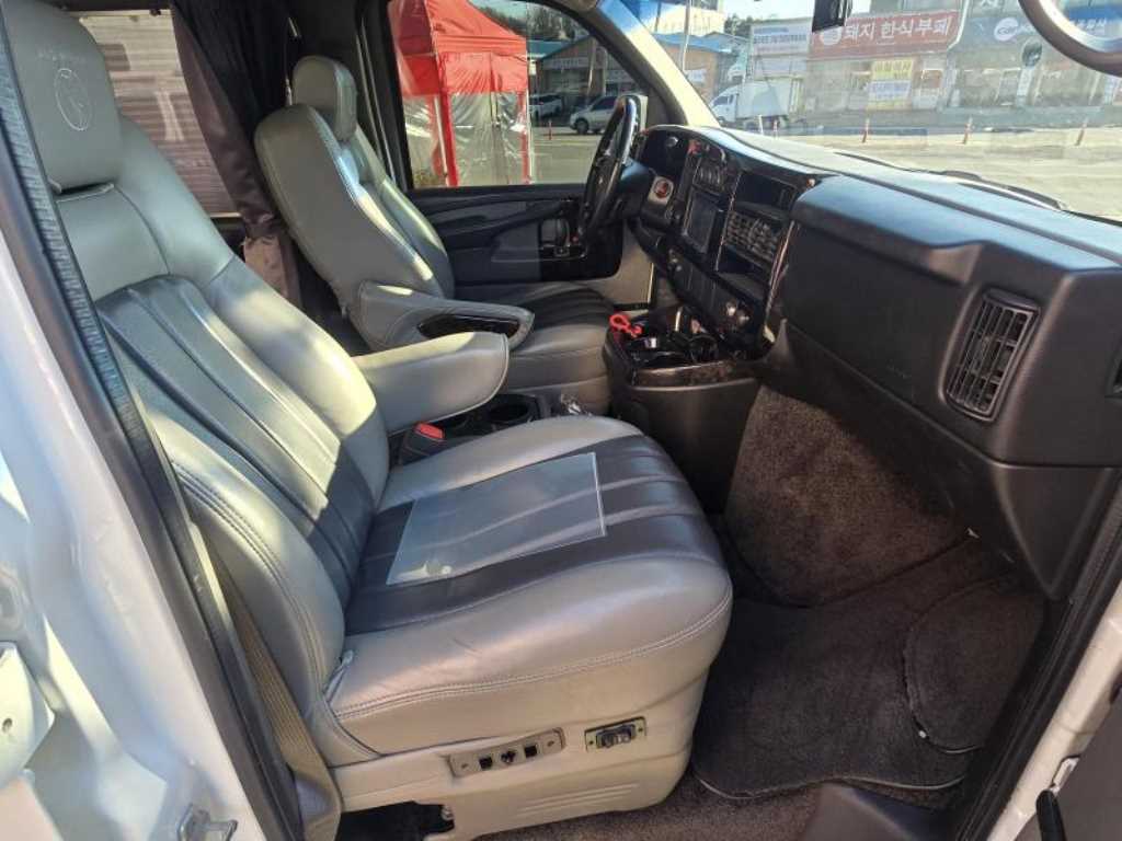 Chevrolet Express van - Vista 12