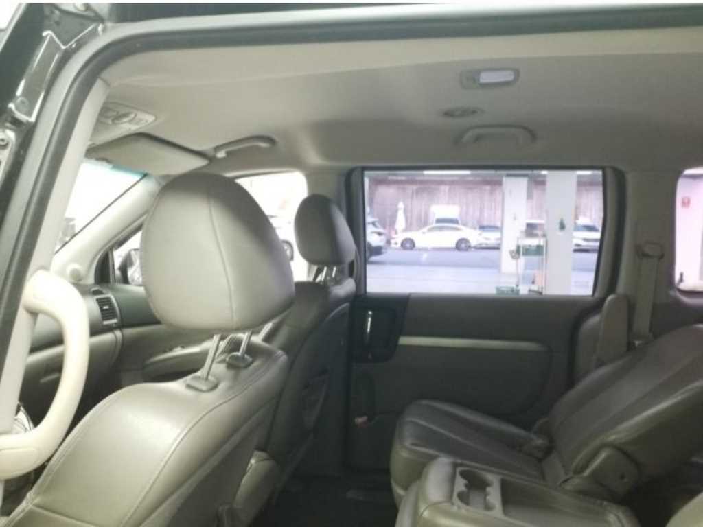 KIA Carnival - Vista 9