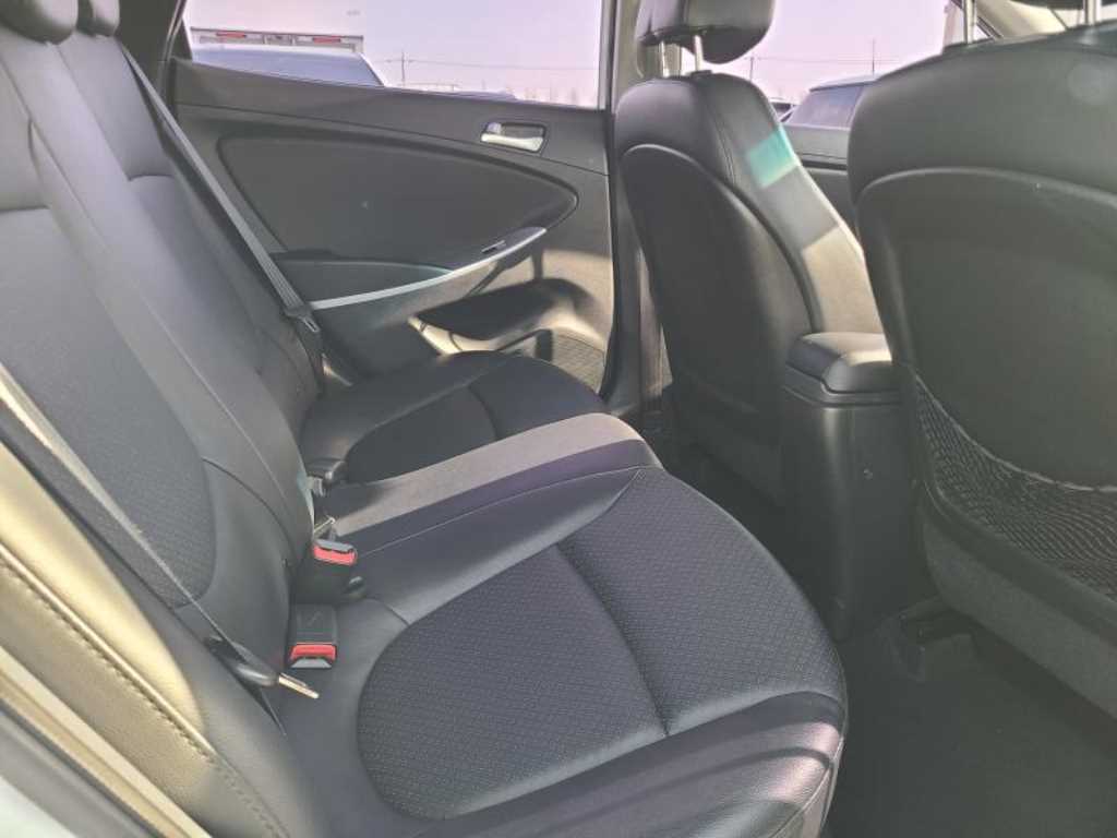 HYUNDAI Accent 2012 Blanco - Importación desde Corea - HF Imports Iquique - Foto 14