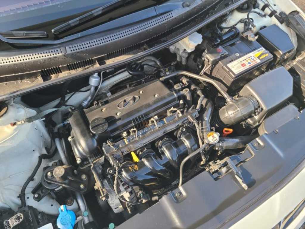 HYUNDAI Accent 2012 Blanco - Importación desde Corea - HF Imports Iquique - Foto 17