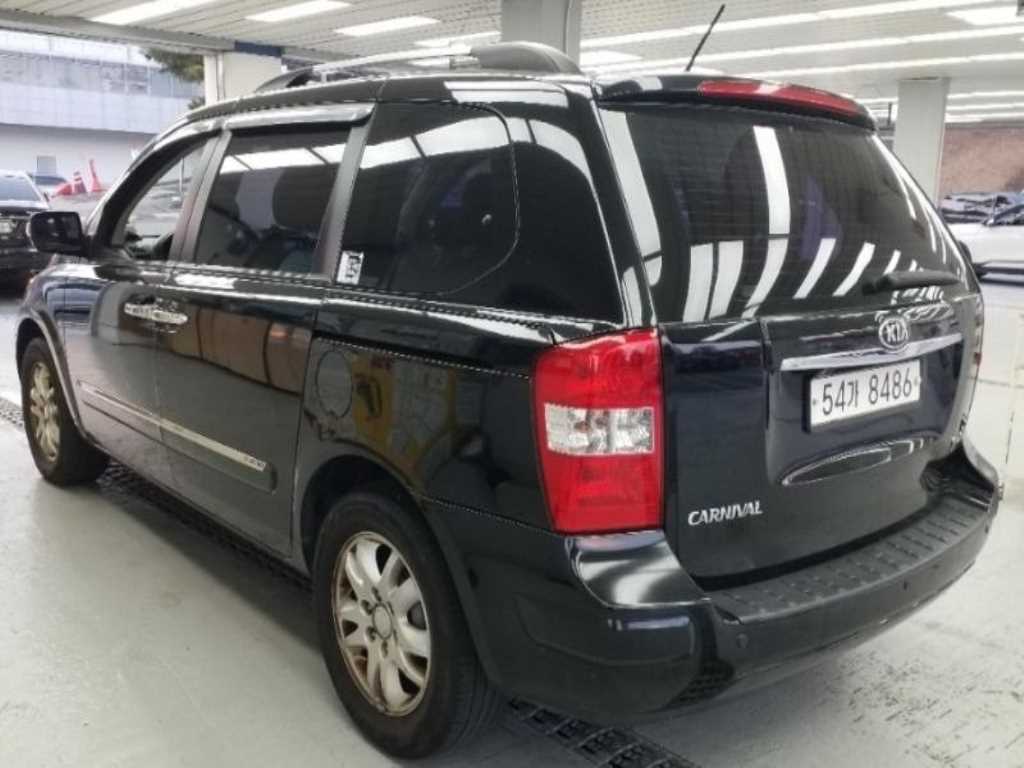 KIA Carnival - Vista 5
