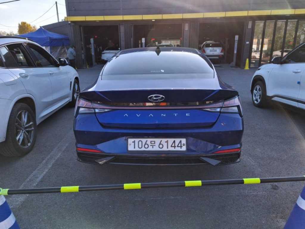 HYUNDAI Avante - Vista 4