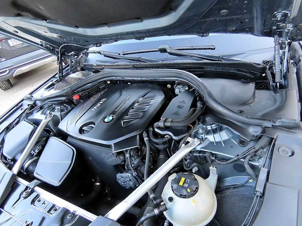 BMW 5 Series 2018 Gris - Importación desde Corea - HF Imports Iquique - Foto 19