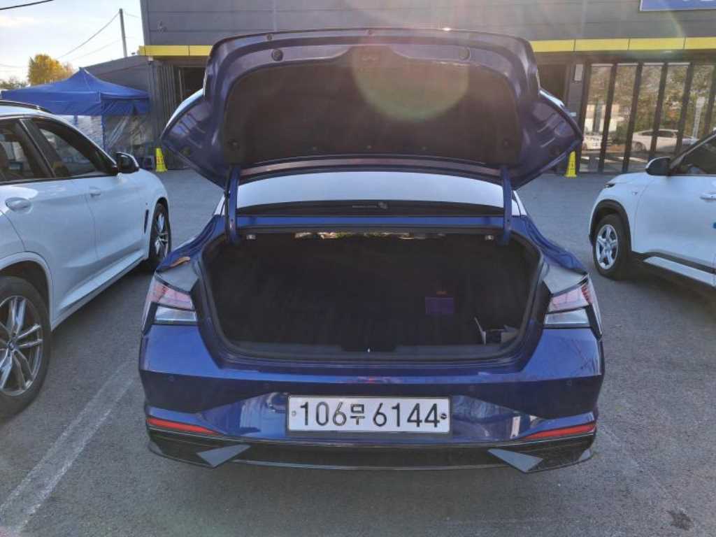 HYUNDAI Avante - Vista 5