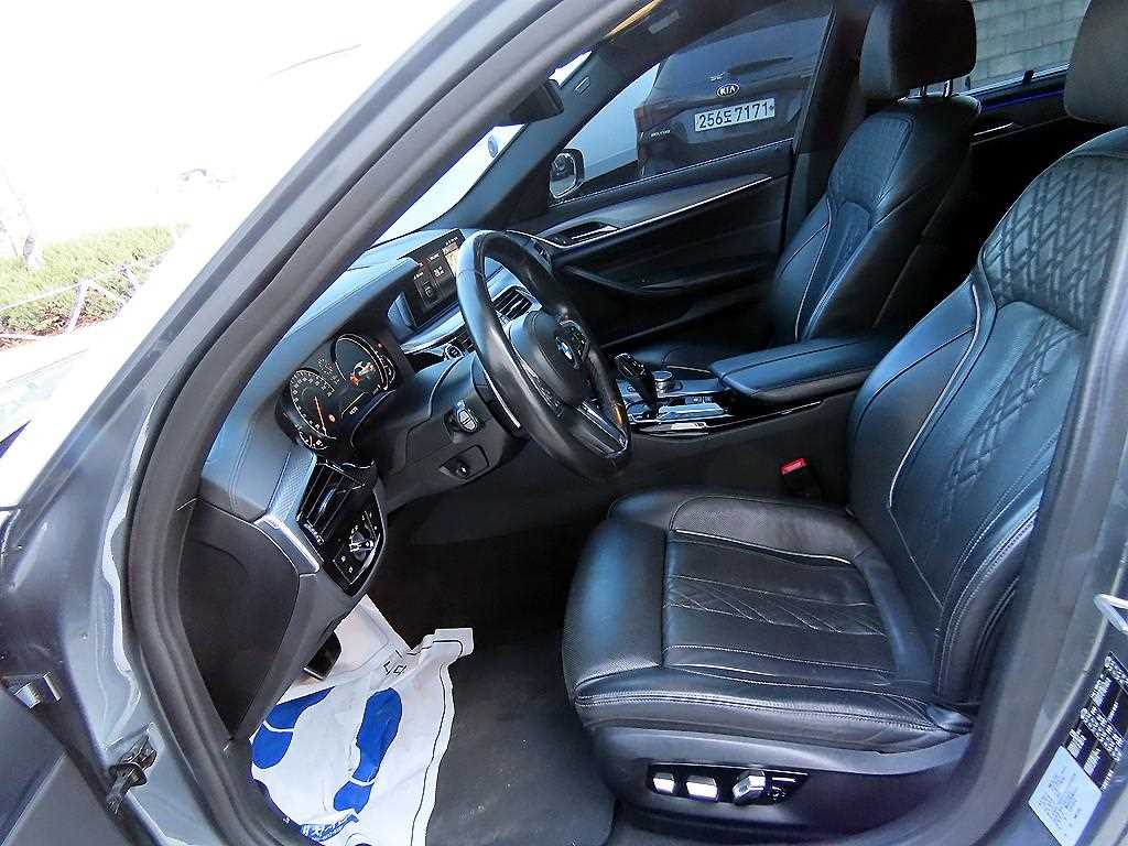 BMW 5 Series - Vista 5