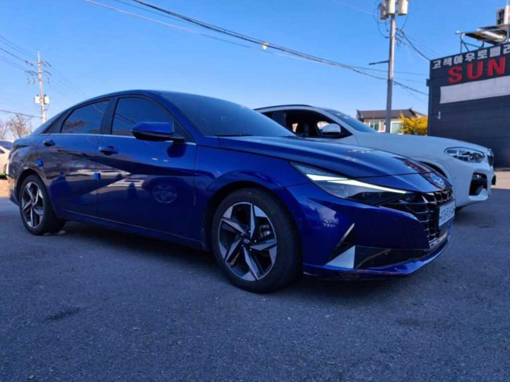 HYUNDAI Avante - Vista 3