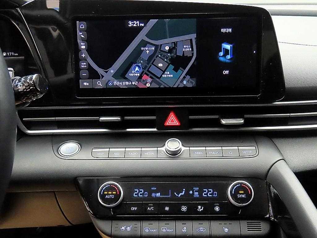 HYUNDAI Avante - Vista 7