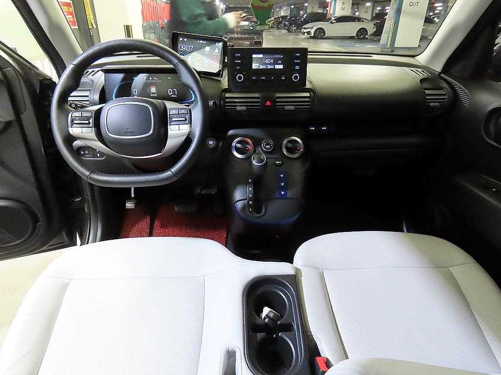 HYUNDAI Casper - Vista 10