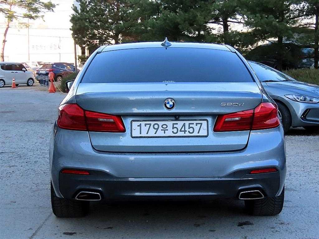 BMW 5 Series - Vista 4