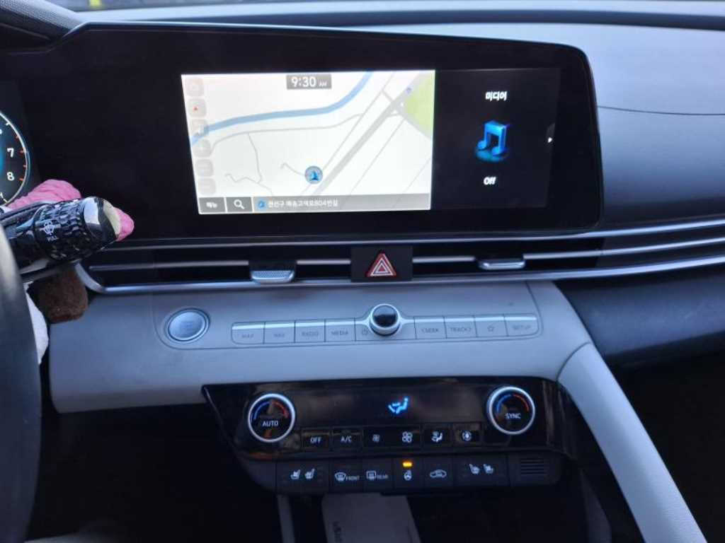 HYUNDAI Avante - Vista 11