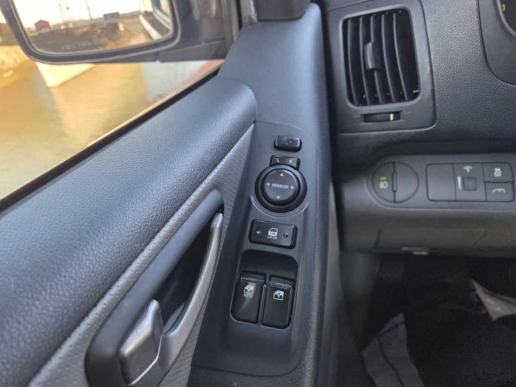 HYUNDAI Starex 2012 - Importación desde Corea - HF Imports Iquique - Foto 15