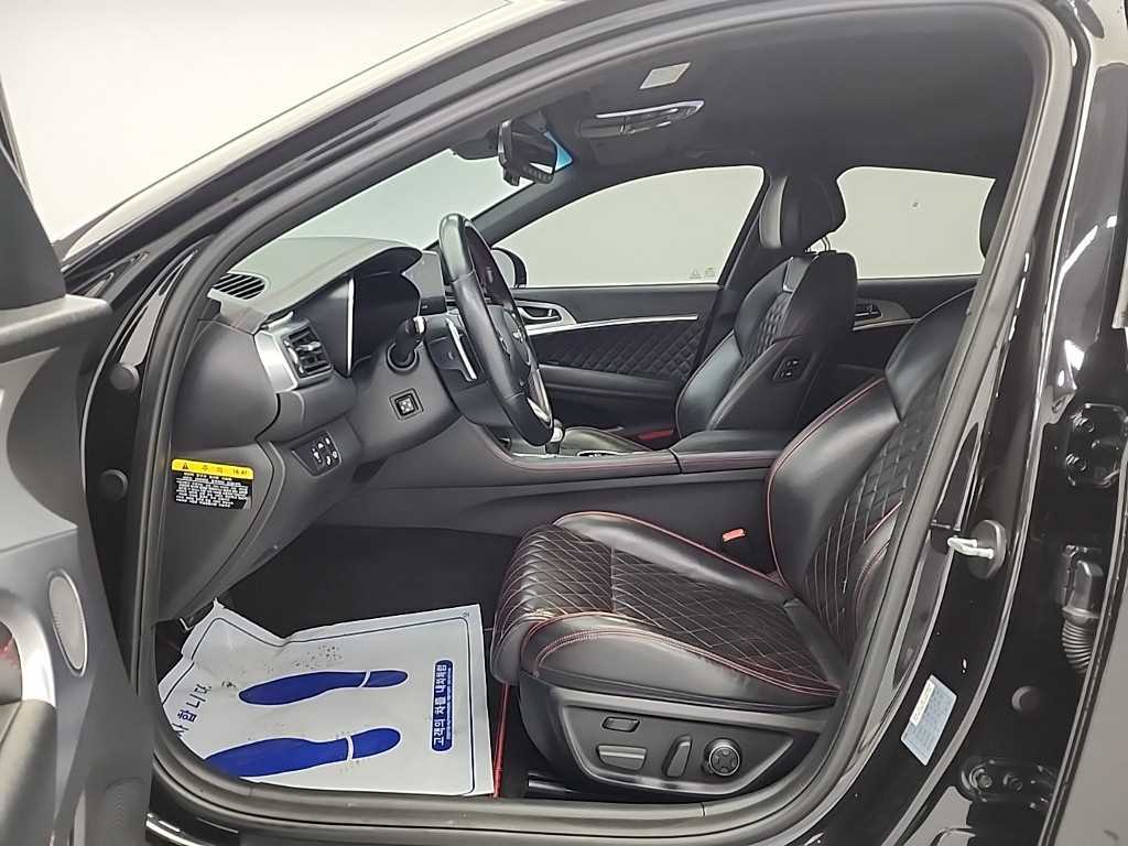 Genesis G70 - Vista 11