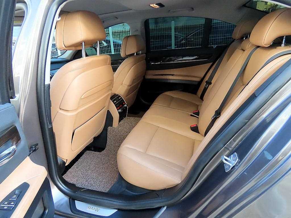 BMW 7 Series - Vista 6