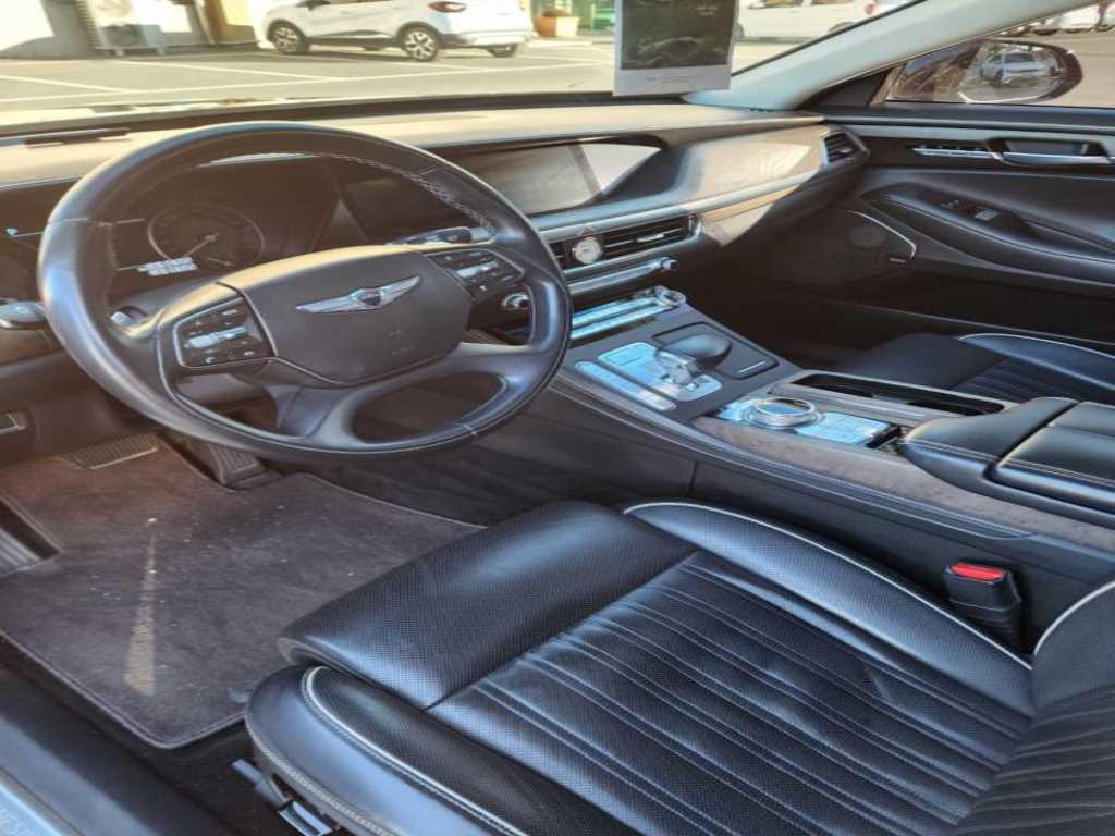 Genesis G90 - Vista 4