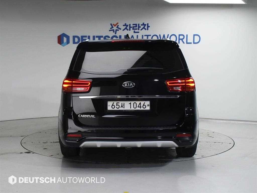 KIA Carnival - Vista 4