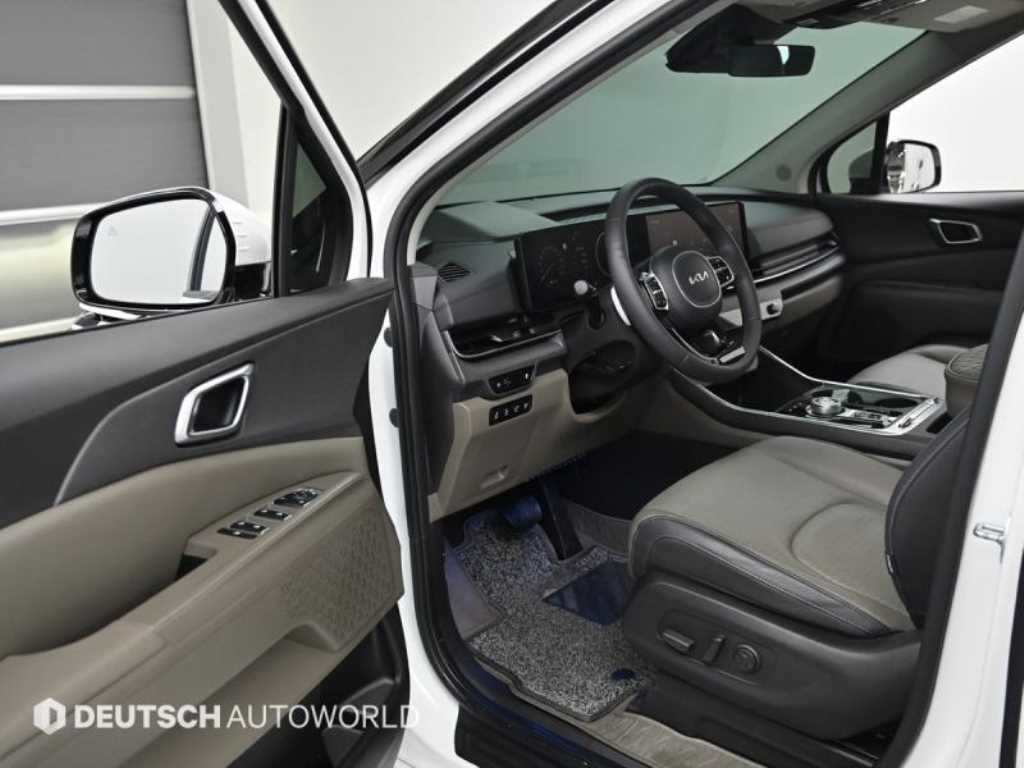 KIA Carnival - Vista 11