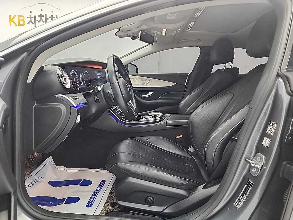 Mercedes Benz CLS Class - Vista 11